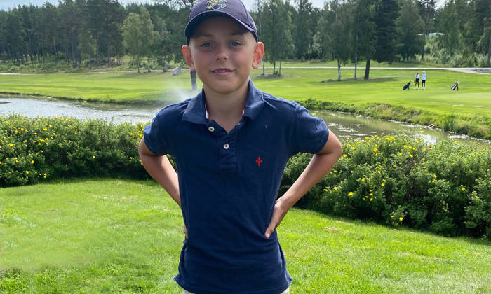Emil, då 9 år, gjorde hole-in-one!
